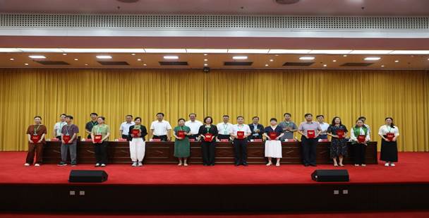 说明: https://dag.upc.edu.cn/_upload/article/images/48/12/41892580401787c2d8c8643da410/4c49b6e5-859c-41fd-b724-4e2b97b79882.jpg